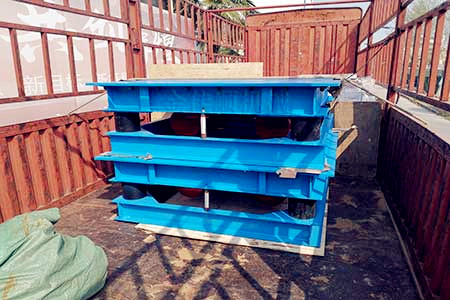 金佳順--振動(dòng)平臺(tái)發(fā)貨