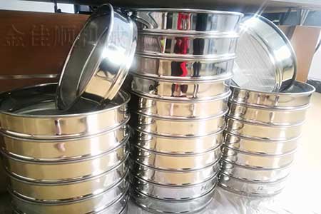 金佳順--試驗(yàn)篩篩格發(fā)貨準(zhǔn)備3